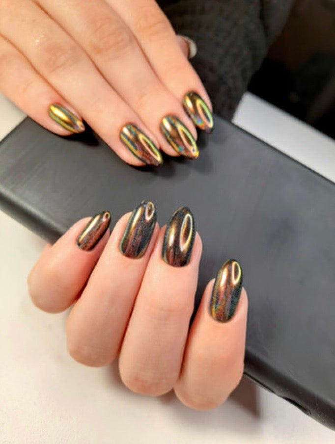 Chrome / Cat Eye Nails